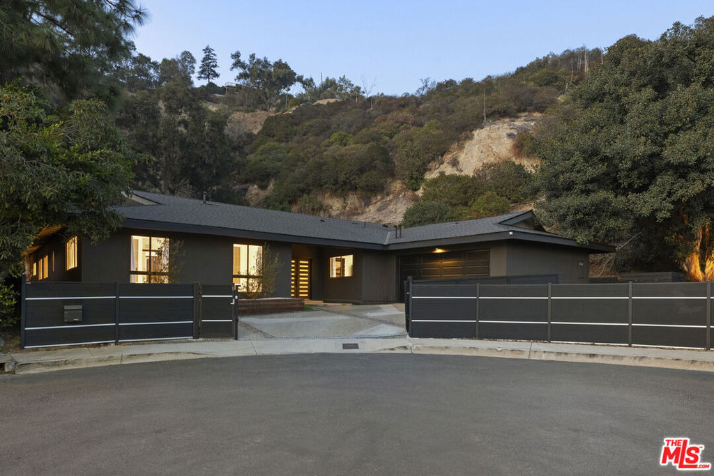 9289 Swallow Drive - Photo 36