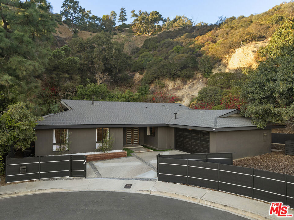 9289 Swallow Drive - Photo 30