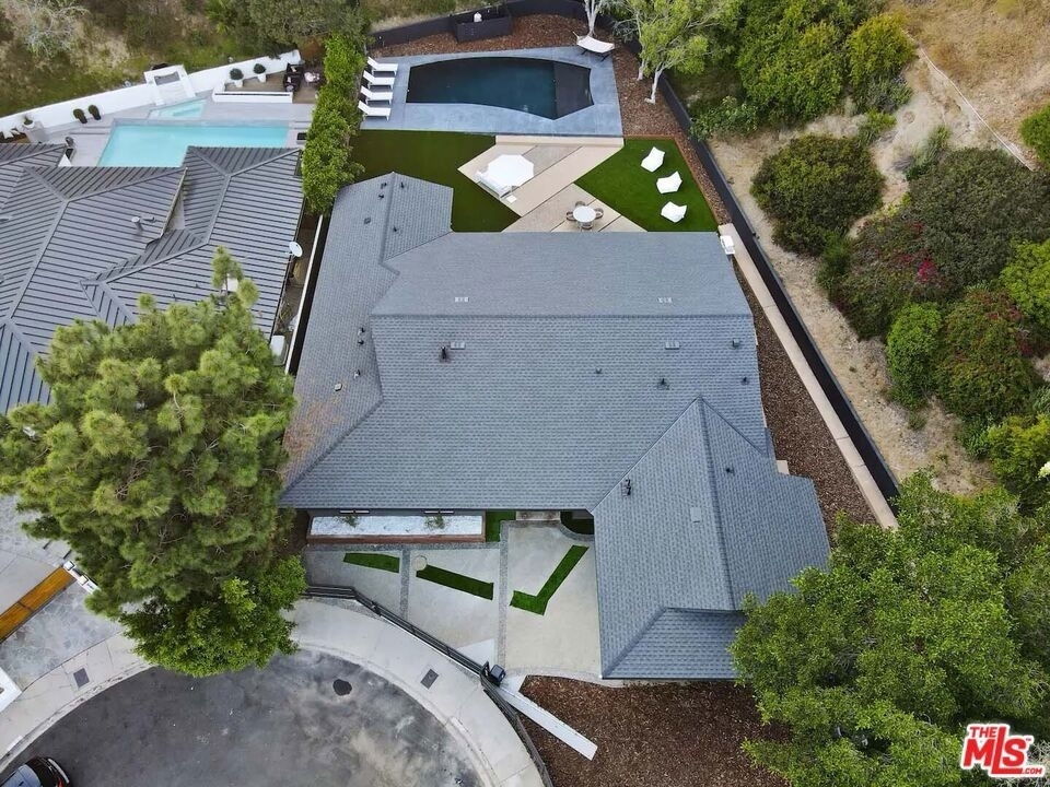 9289 Swallow Drive - Photo 37