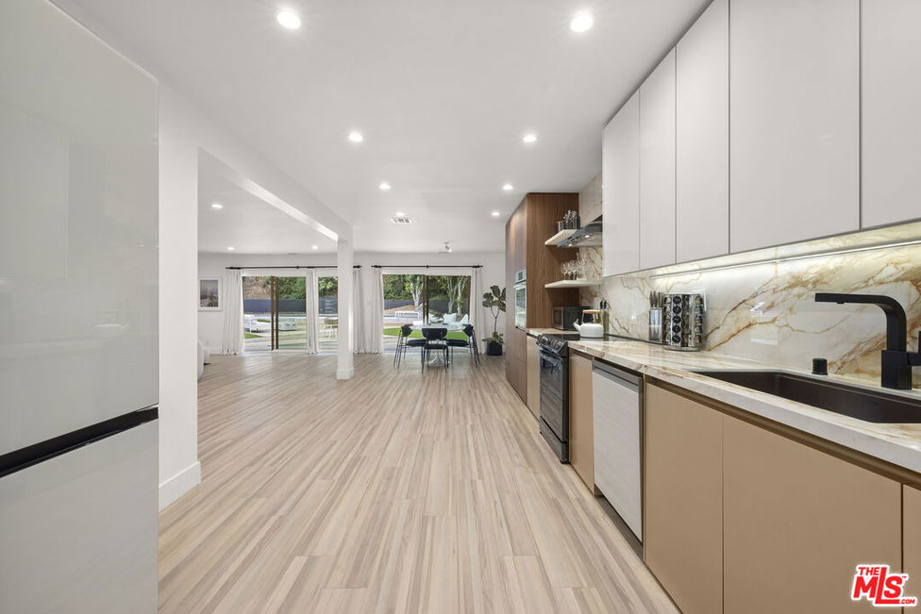 9289 Swallow Drive - Photo 17