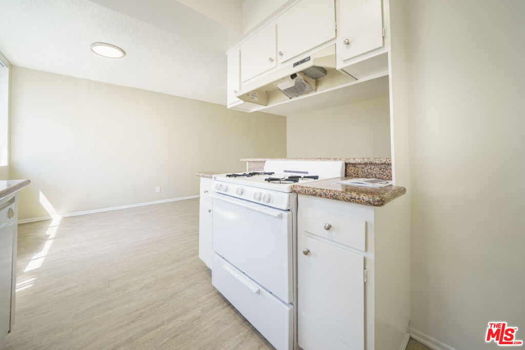 456 S Harvard Boulevard - Photo 6