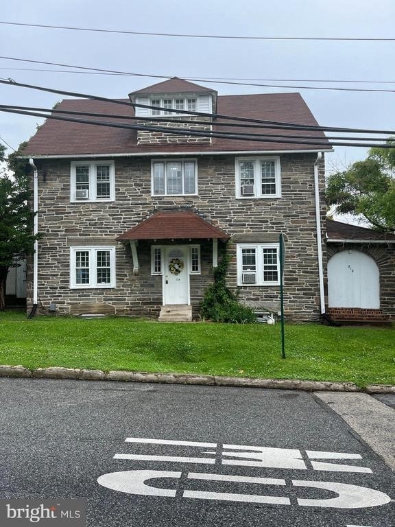 218 Landover Road - Photo 0