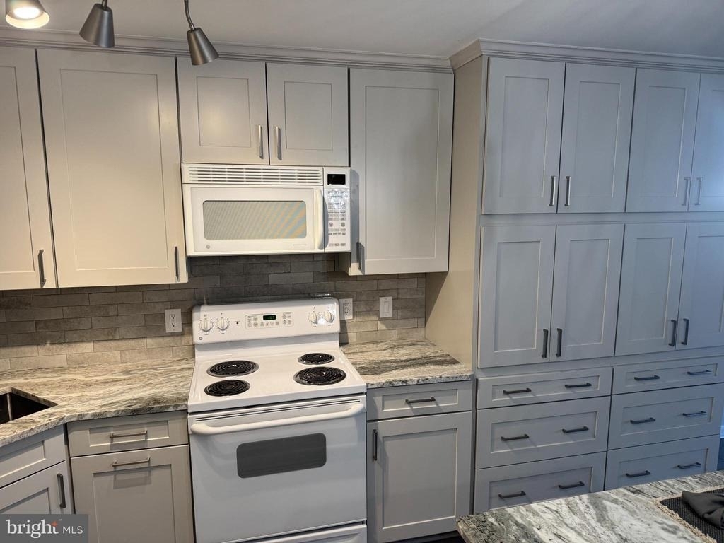 1101 S Schumaker Drive - Photo 8