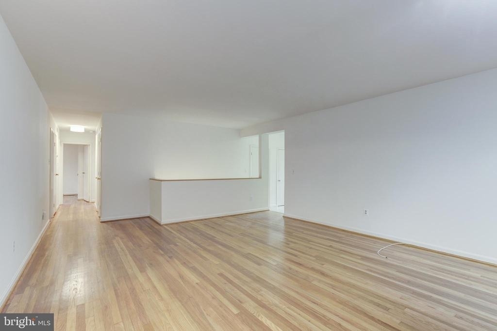 10008 Sinnott Drive - Photo 6