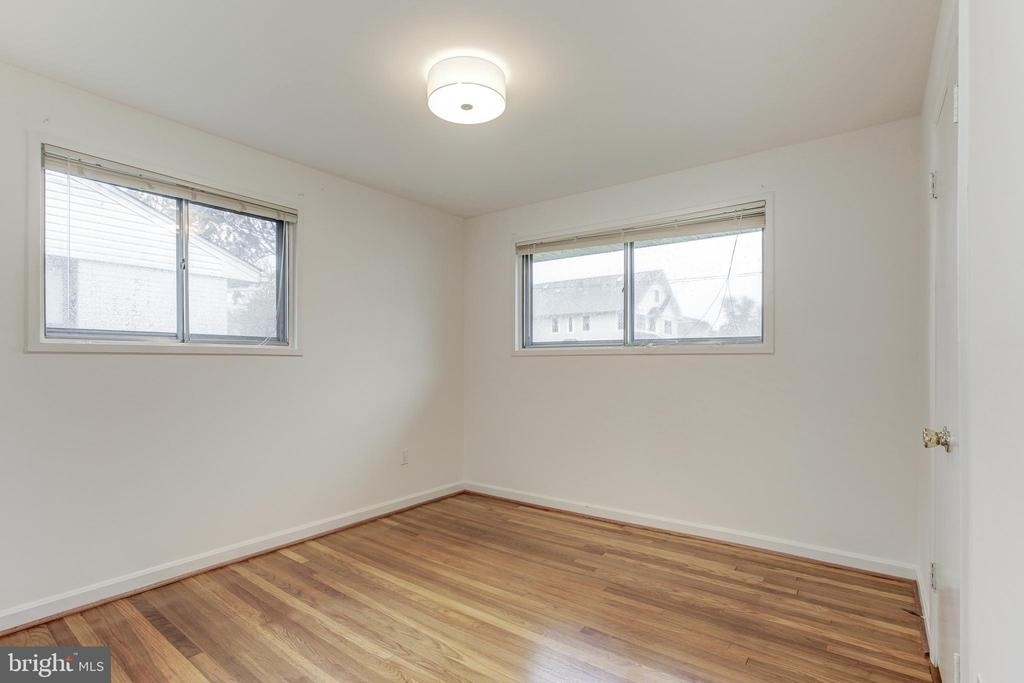 10008 Sinnott Drive - Photo 17