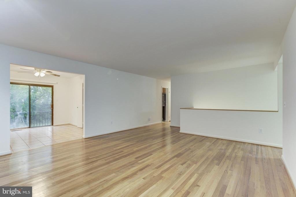 10008 Sinnott Drive - Photo 7