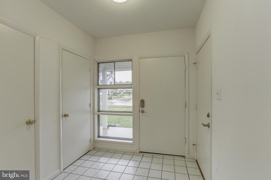 10008 Sinnott Drive - Photo 2