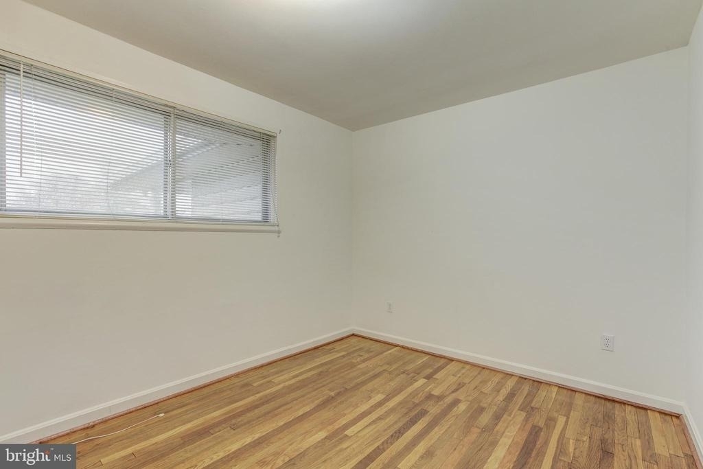 10008 Sinnott Drive - Photo 19