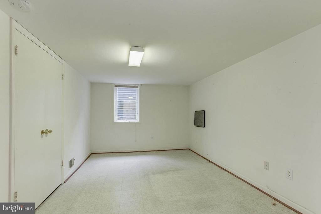 10008 Sinnott Drive - Photo 24