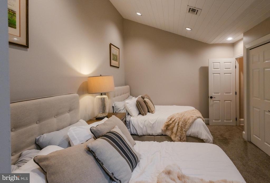 15841 York Road - Photo 81
