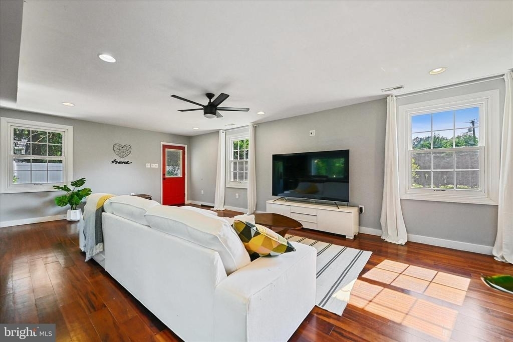 10533 Stevenson Road - Photo 8