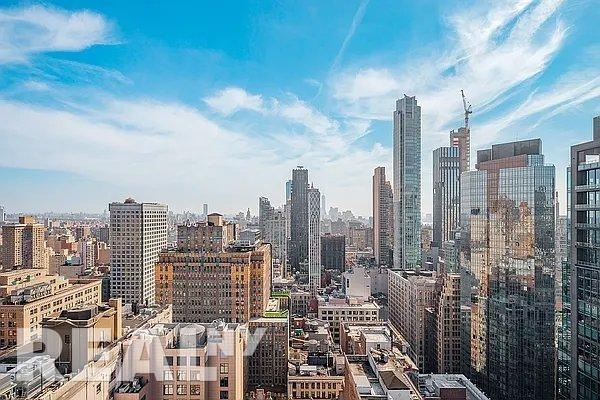 East 34th Street - Photo 12
