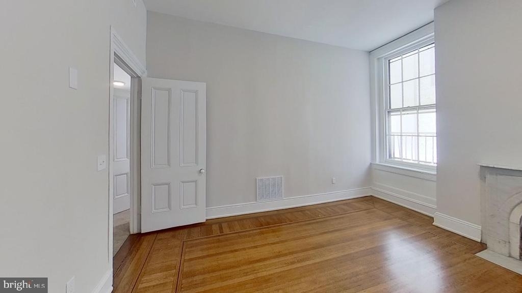 10 Chase Street E - Photo 50