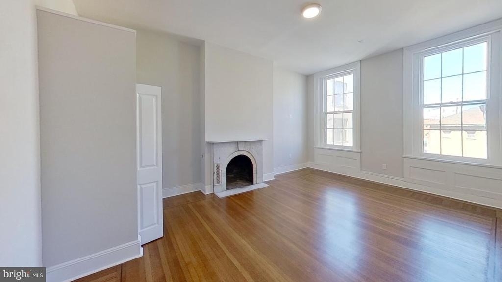 10 Chase Street E - Photo 52
