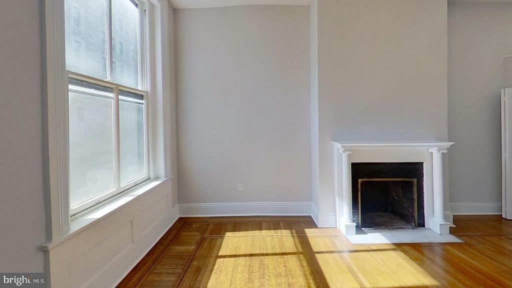 10 Chase Street E - Photo 57