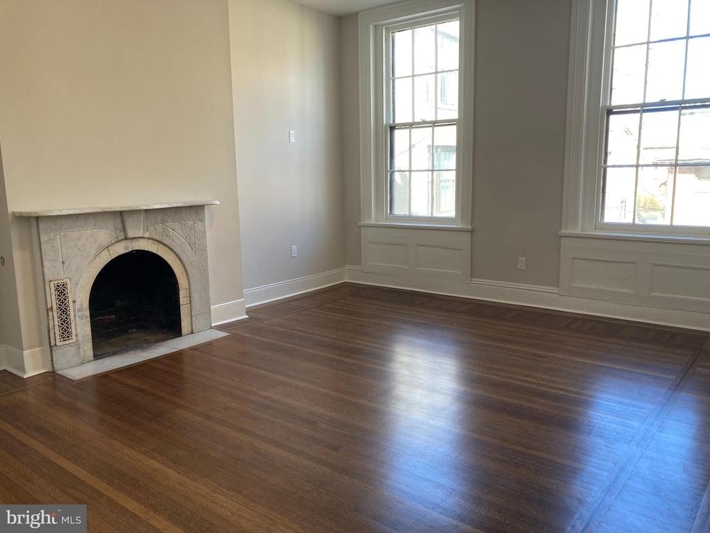 10 Chase Street E - Photo 26