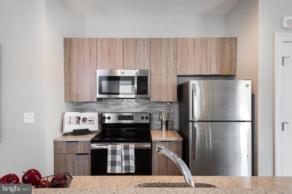 300 Saint Paul Place - Photo 34