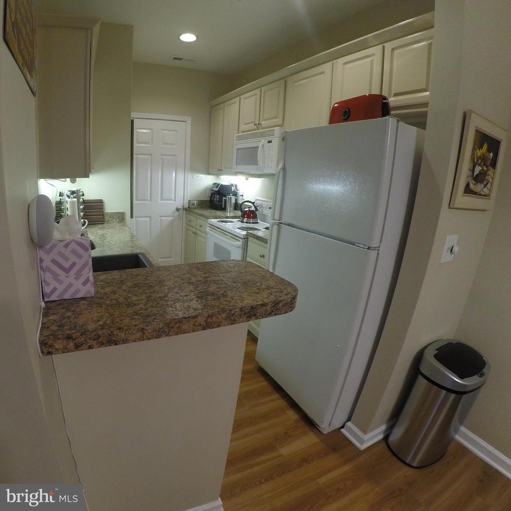 400 Cascade Lane - Photo 3