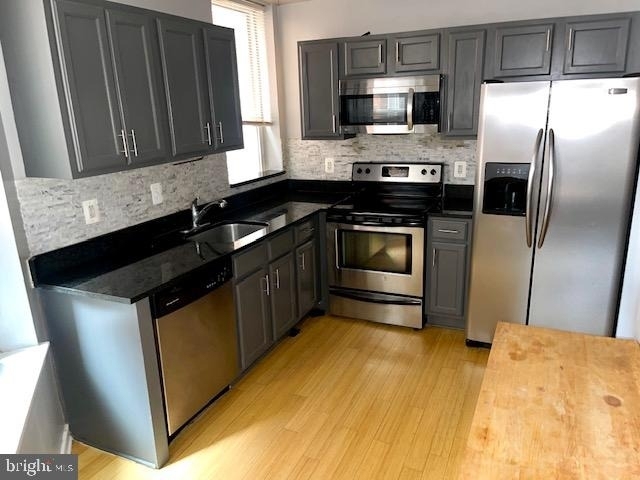 1108 Columbia Road Nw - Photo 2