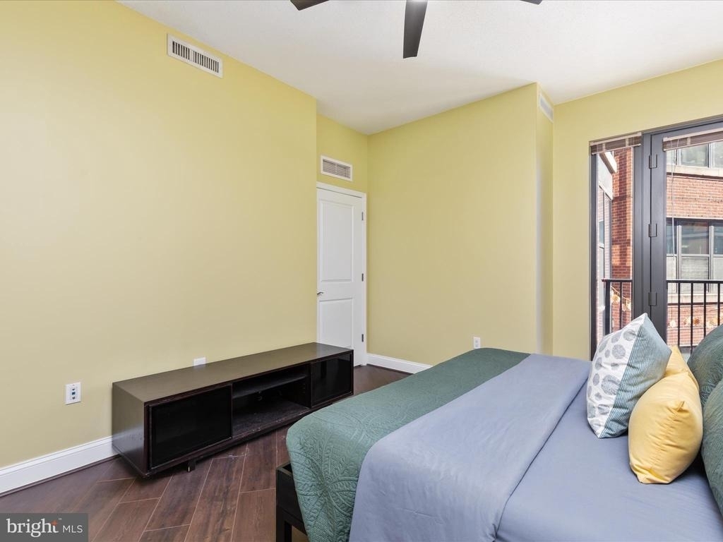 1390 Kenyon Street Nw - Photo 15