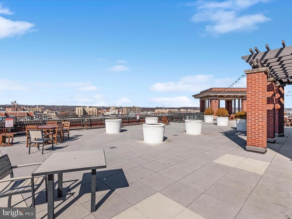 1390 Kenyon Street Nw - Photo 25