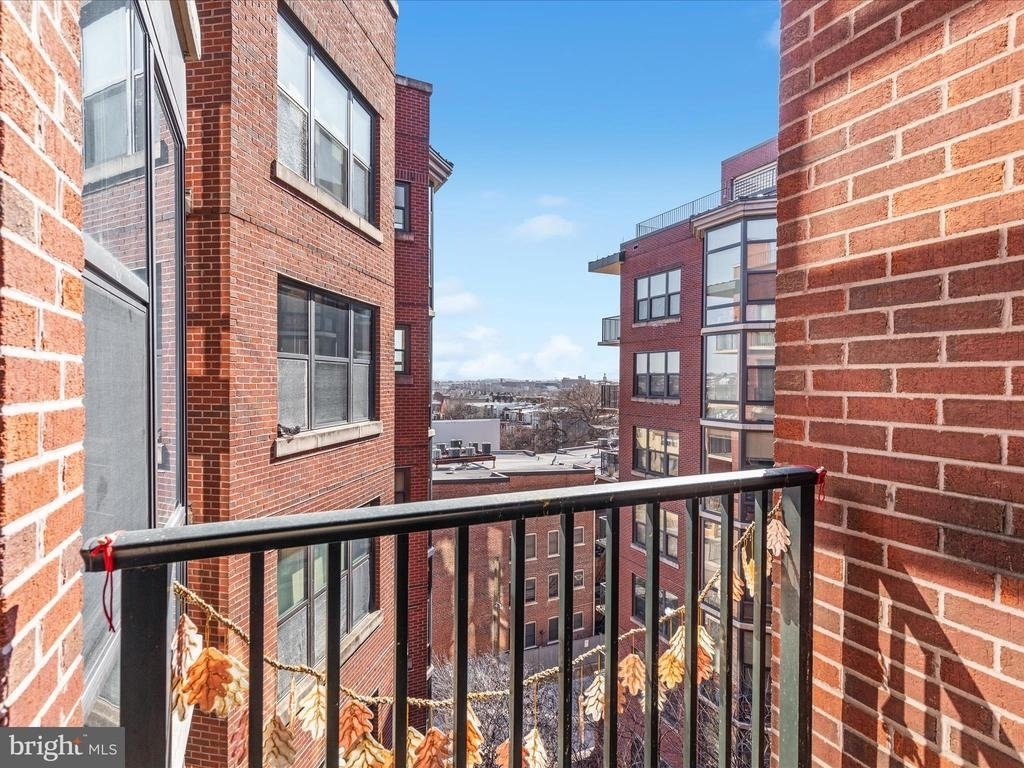 1390 Kenyon Street Nw - Photo 21