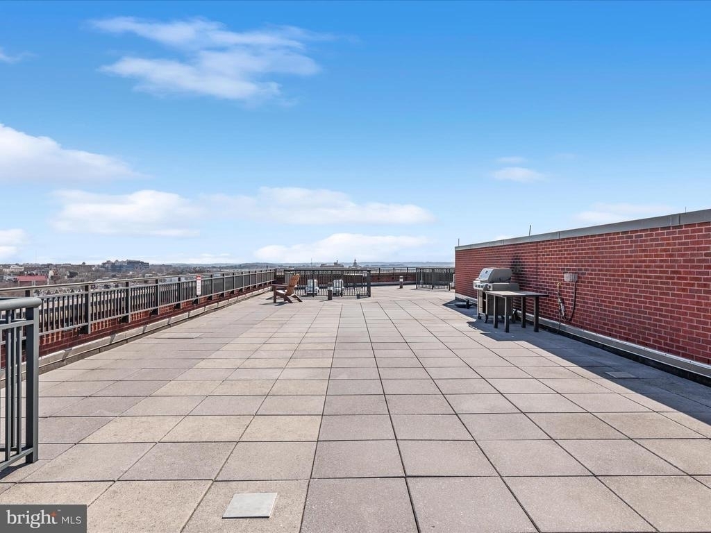 1390 Kenyon Street Nw - Photo 28