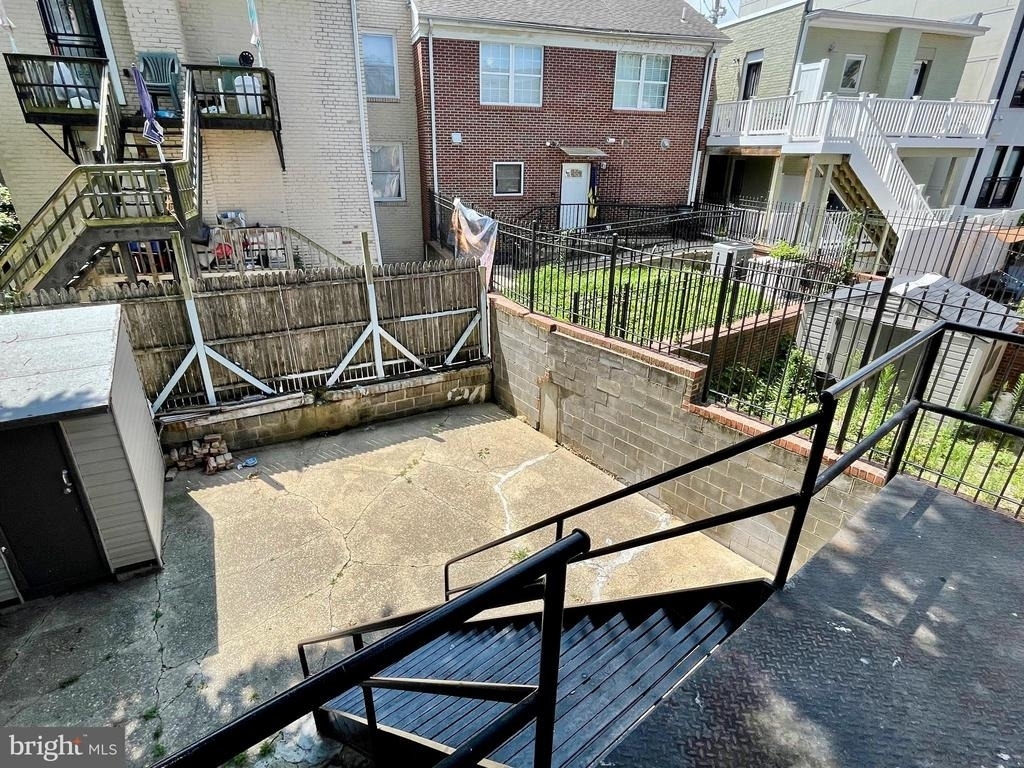 1858 Kendall Street Ne - Photo 34
