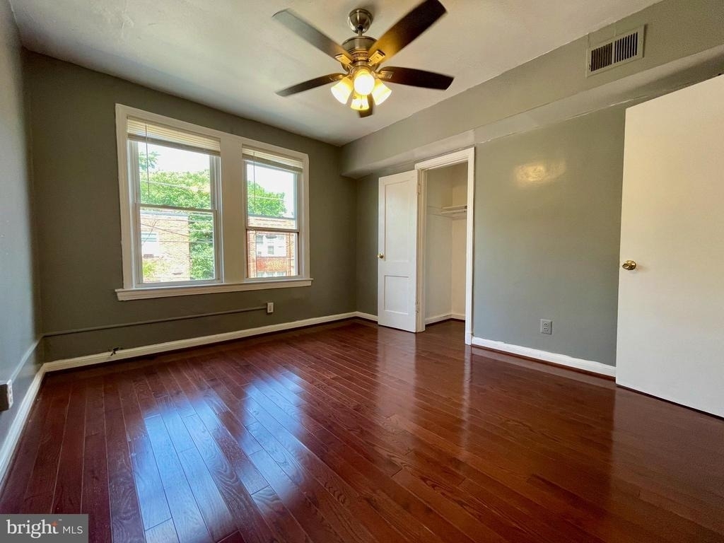 1858 Kendall Street Ne - Photo 11