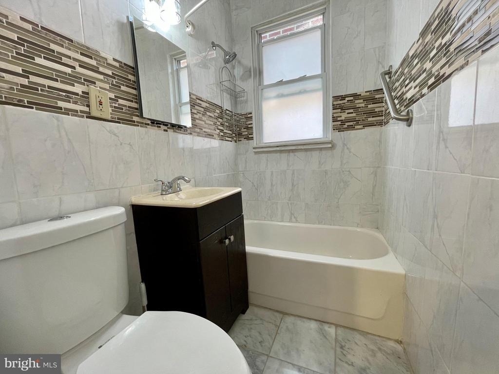 1858 Kendall Street Ne - Photo 15