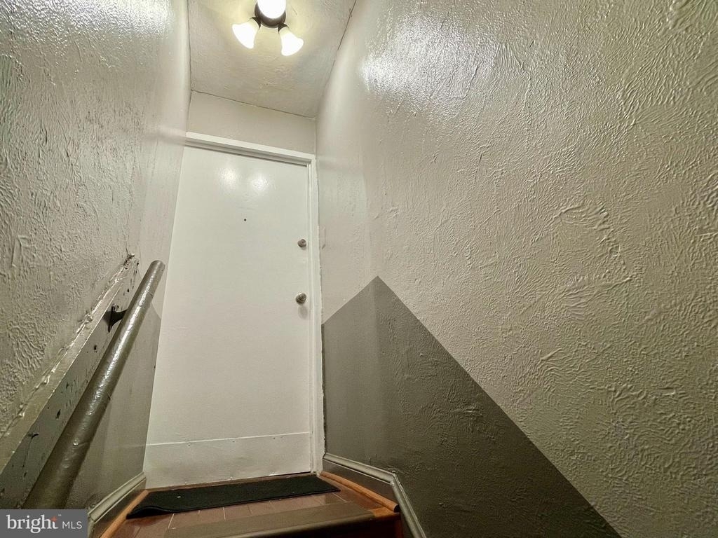 1858 Kendall Street Ne - Photo 2
