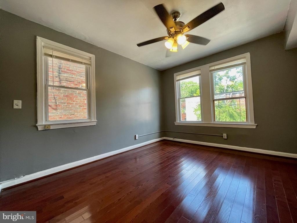 1858 Kendall Street Ne - Photo 9