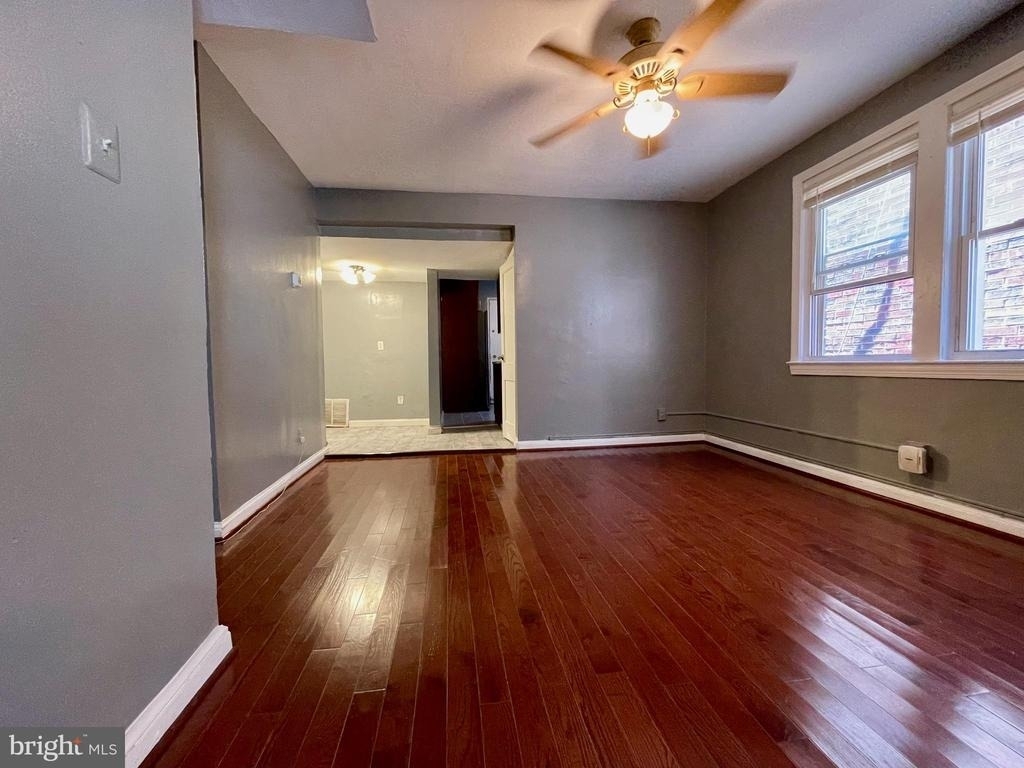 1858 Kendall Street Ne - Photo 8
