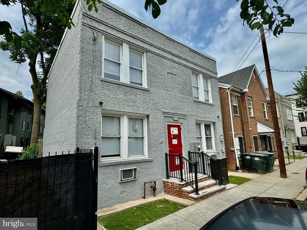 1858 Kendall Street Ne - Photo 0