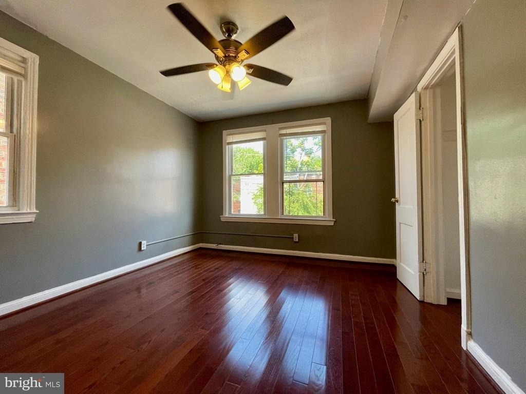 1858 Kendall Street Ne - Photo 10