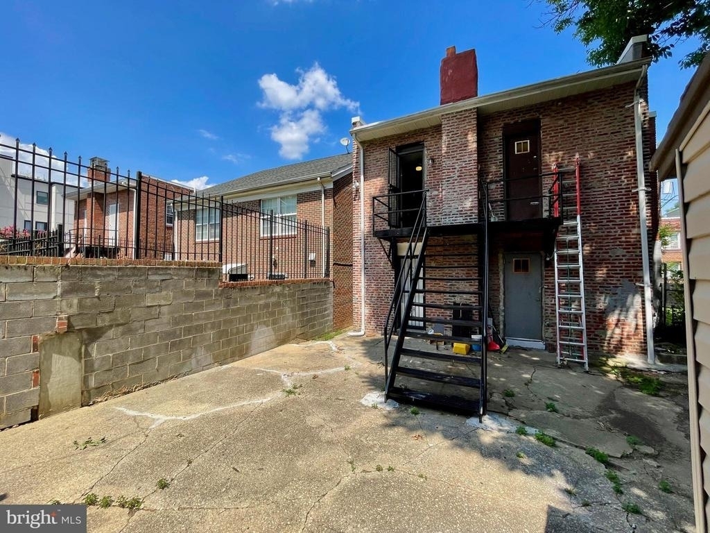 1858 Kendall Street Ne - Photo 37