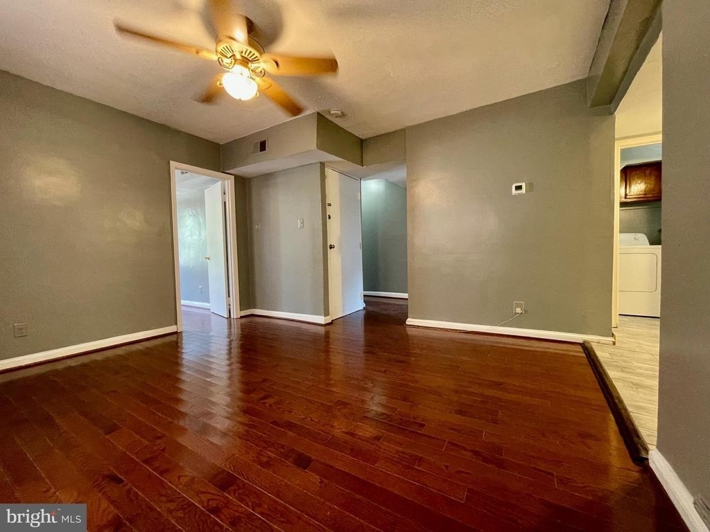1858 Kendall Street Ne - Photo 4