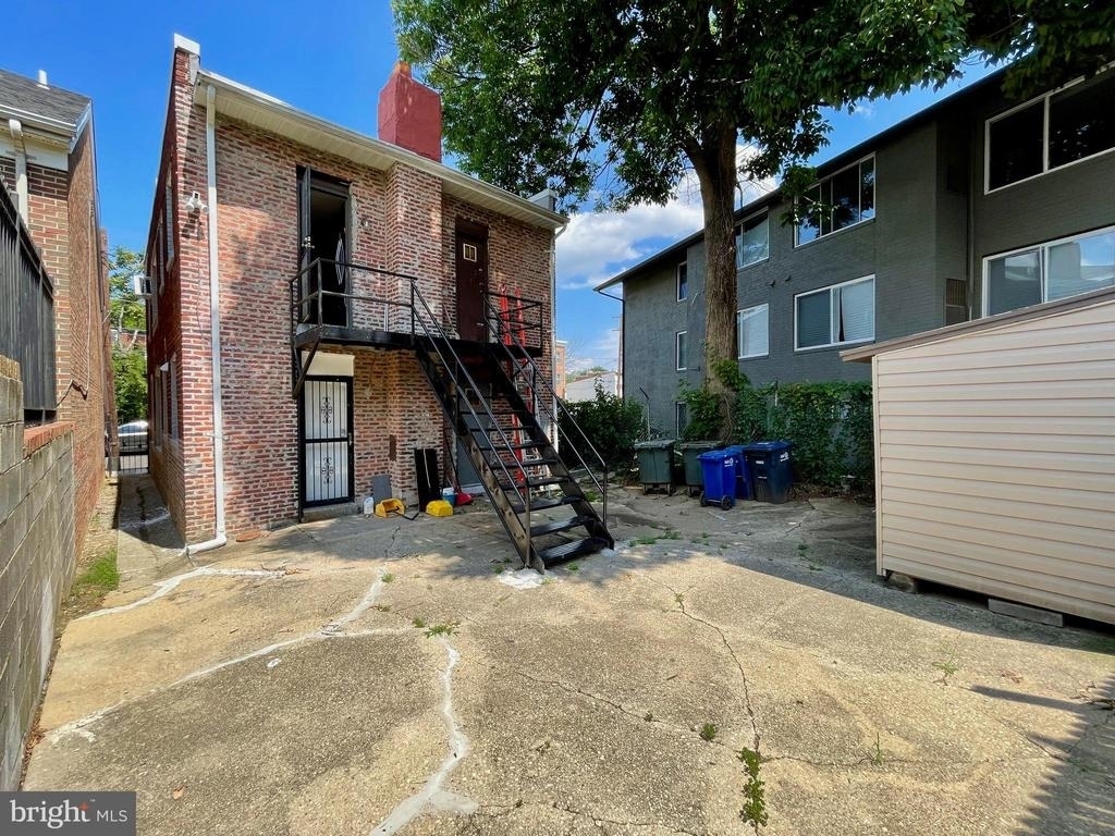 1858 Kendall Street Ne - Photo 36