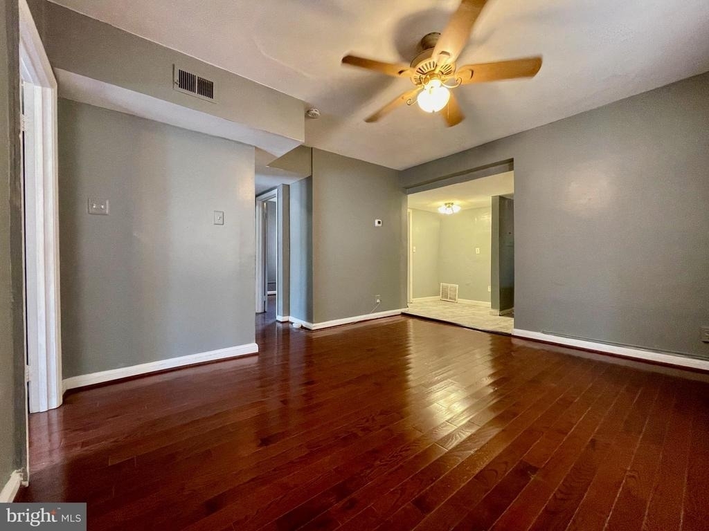 1858 Kendall Street Ne - Photo 6