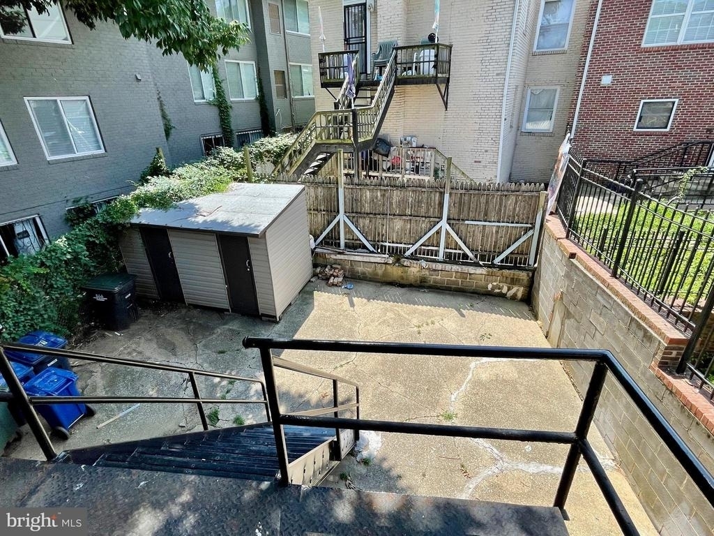 1858 Kendall Street Ne - Photo 33