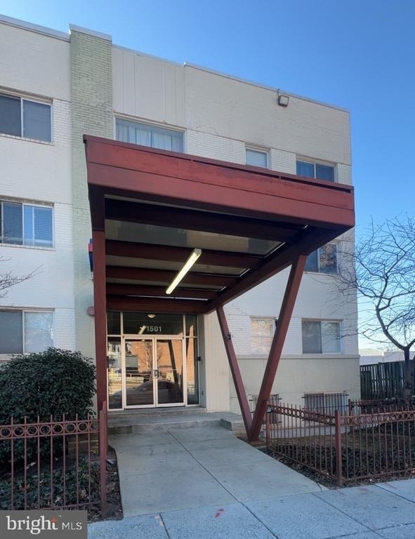 1501 27th Street Se - Photo 0