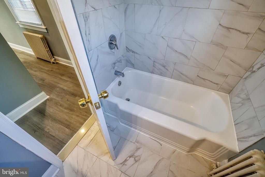 400 Douglas Street Ne - Photo 8