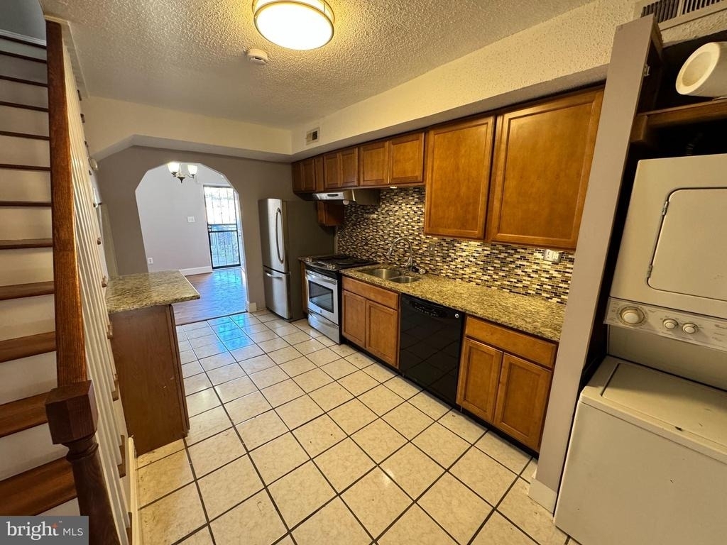 1819 Gales Street Ne - Photo 5