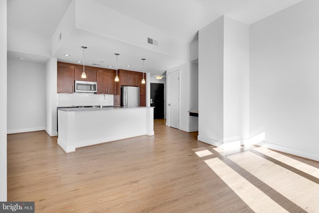 880 New Jersey Avenue Se - Photo 0