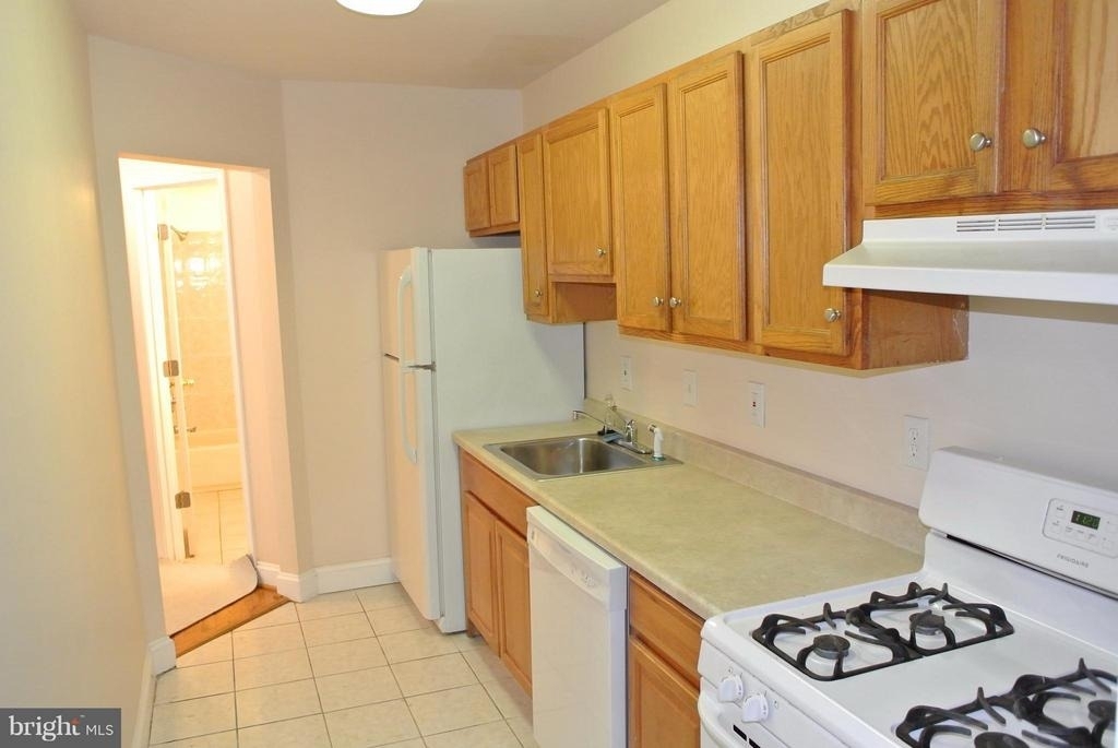 3216 28th Street Se - Photo 2