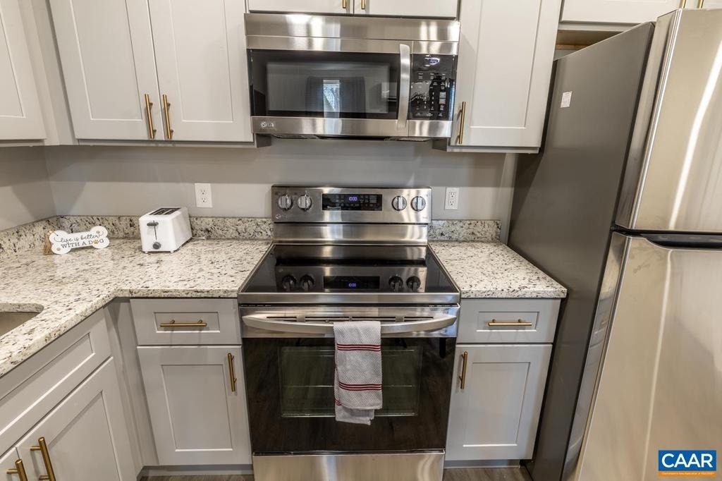 1329 Riverdale Dr - Photo 5