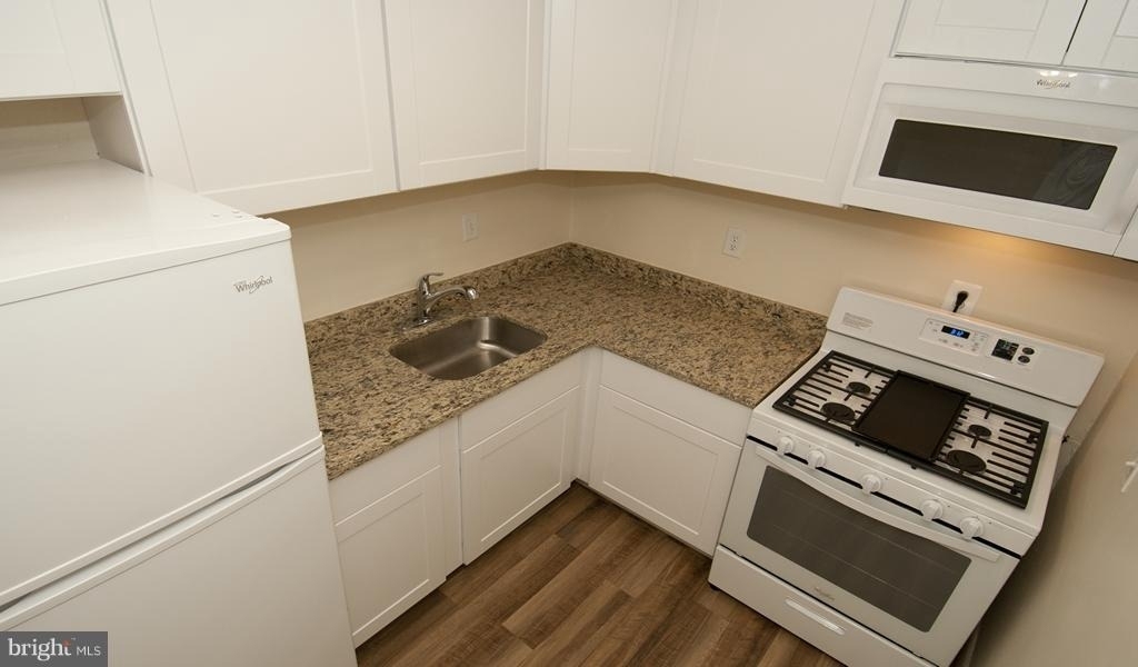 10401 46th Avenue - Photo 8