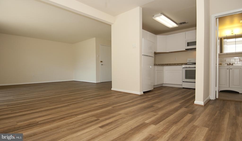 10401 46th Avenue - Photo 5