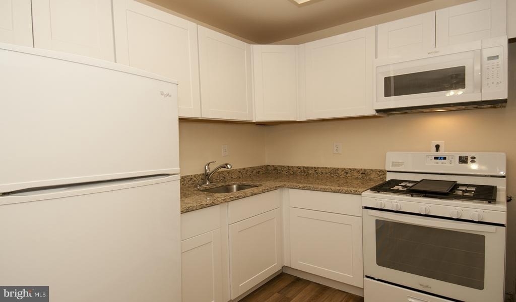 10401 46th Avenue - Photo 7