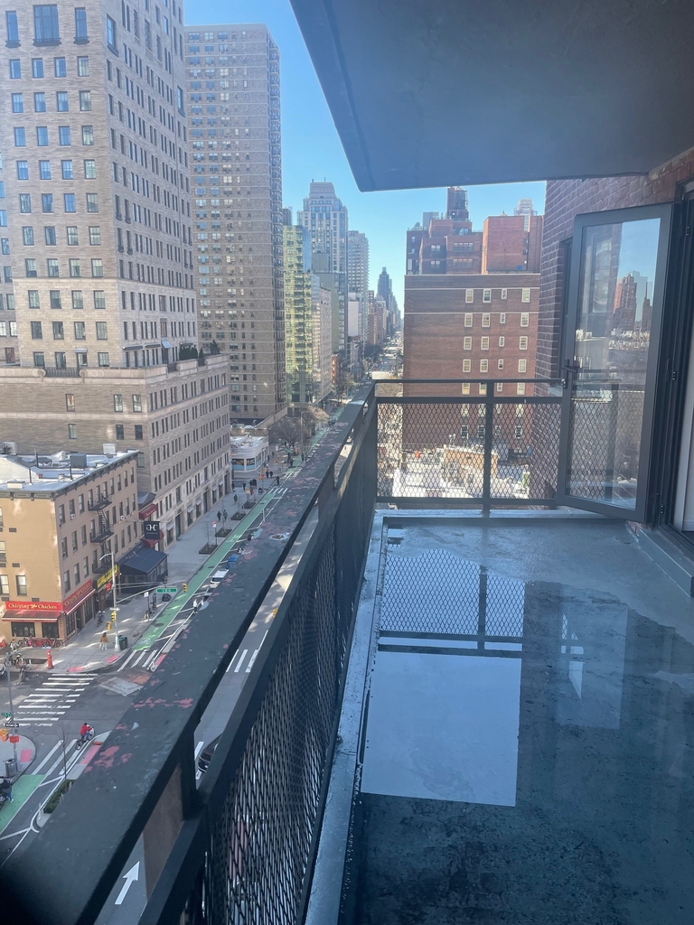 240 E 82nd Street - Photo 6